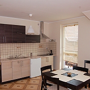 apartamenty w ebie do wynajcia z basenem i kortem